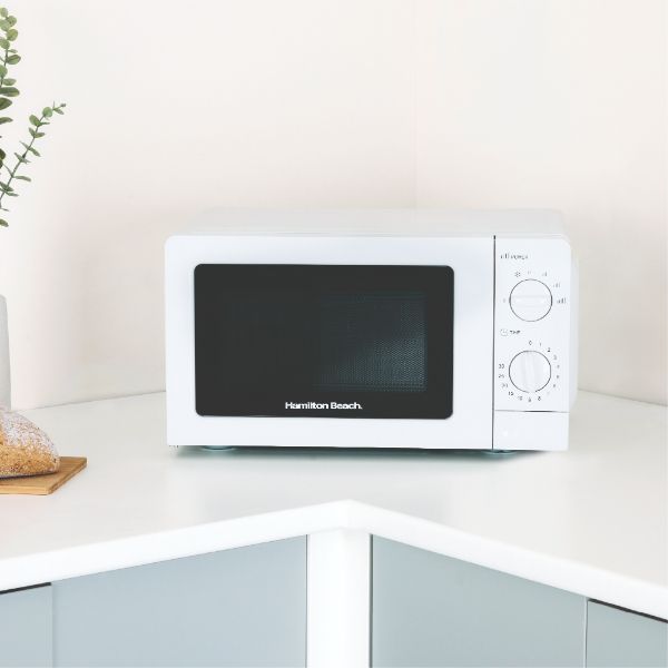 Hamilton Beach 20L, 700W Microwave - White