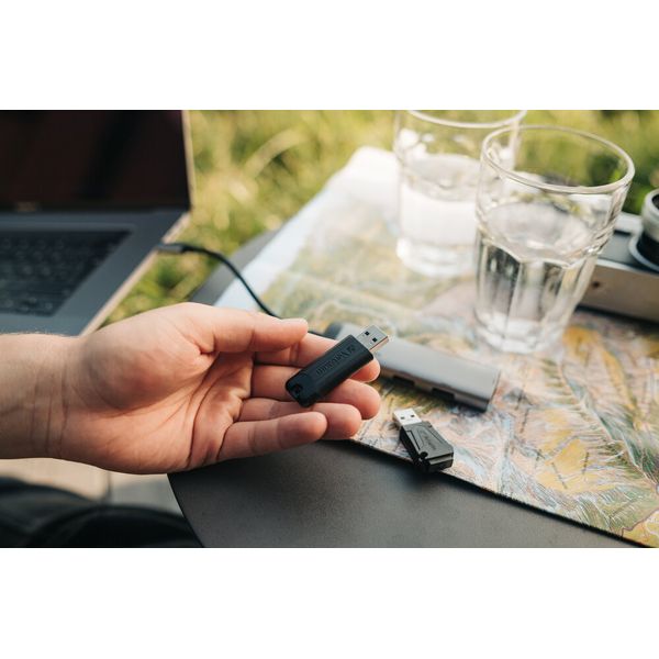 Verbatim Black Pinstripe 256 GB USB 3.0 Flash Drive